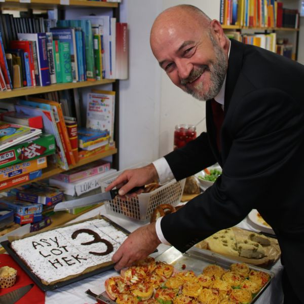 Glückwunsch an Günter Reichert zum 3. Geburtstag der Asylothek