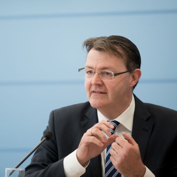 Presseschau: Frieser übt scharfe Kritik an Asylpolitik der Ampel