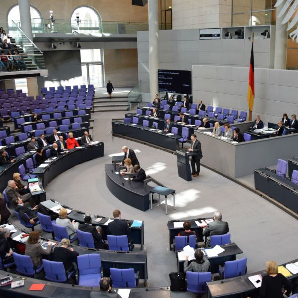 Wir brauchen kein „Notparlament“