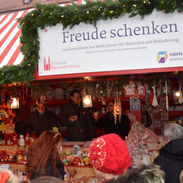 Als Botschafter für Menschen mit Behinderung am Christkindlesmarkt